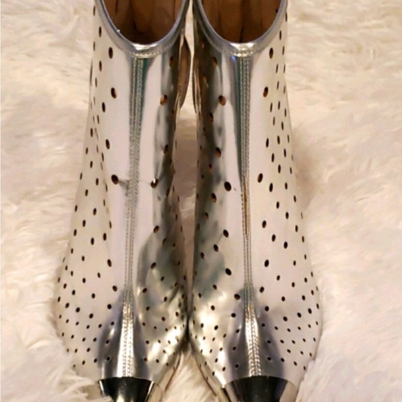 Victoria Secret Unique Angel Runway High Heel 👠 l Size 8B. NWOT. 4” Hee - Picture 2 of 11